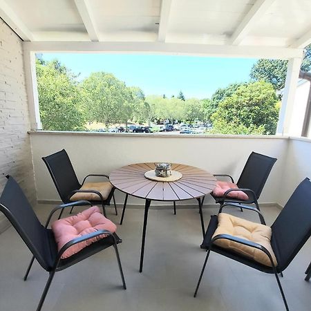 Apartman S Dvije Spavace Sobe Porec Esterno foto