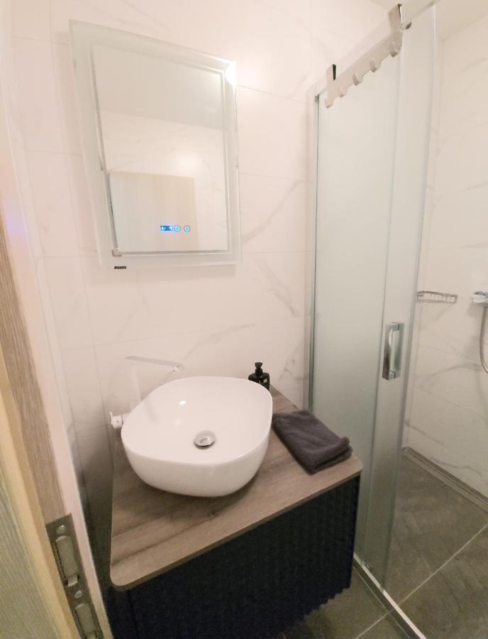 Apartman S Dvije Spavace Sobe Porec Esterno foto