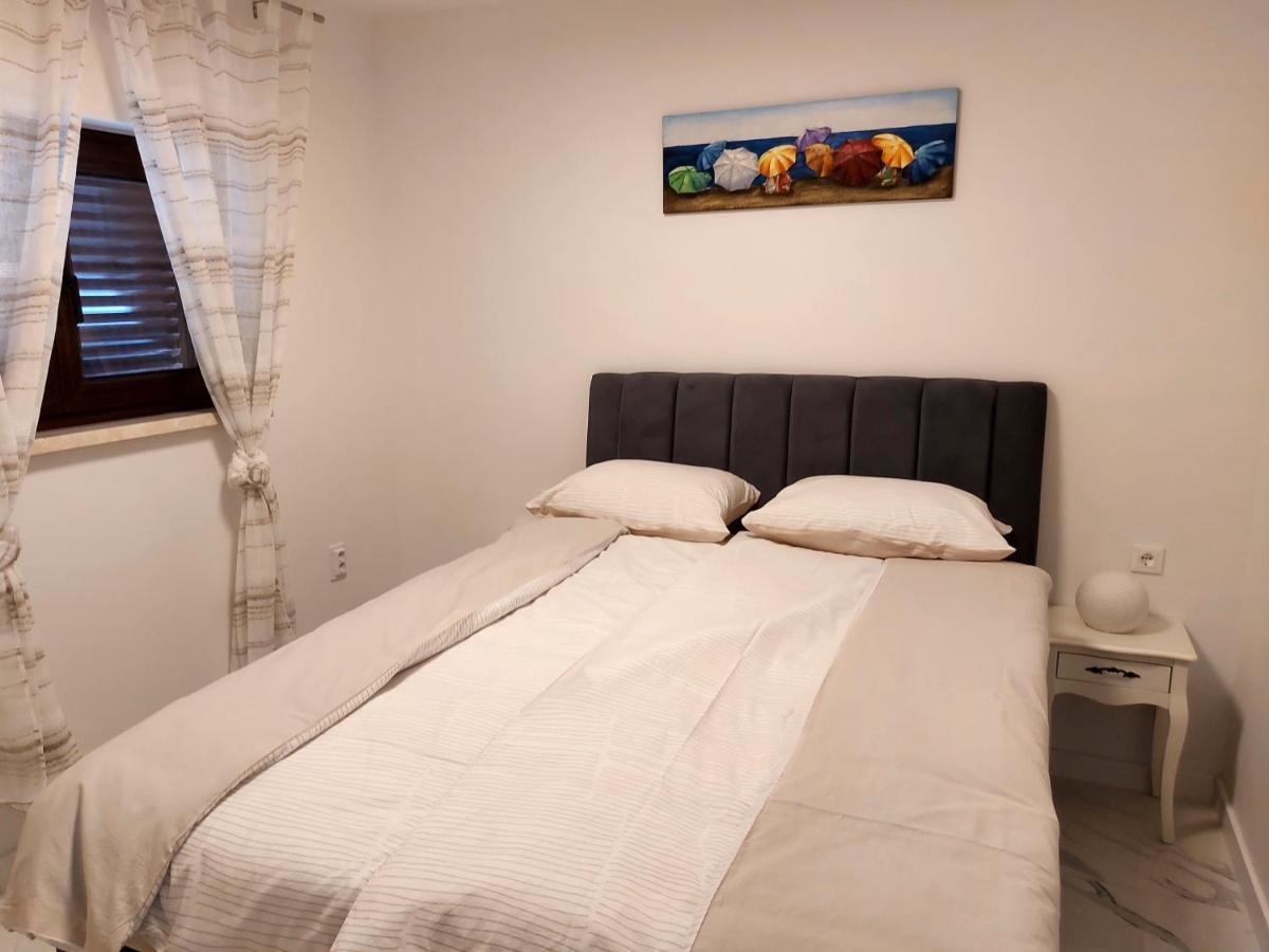 Apartman S Dvije Spavace Sobe Porec Esterno foto